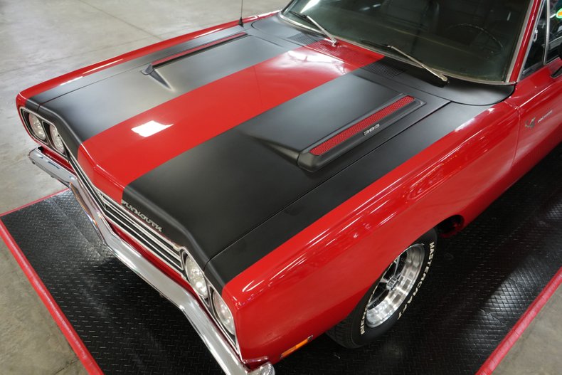 Plymouth-Roadrunner-1969-Red-Black-32