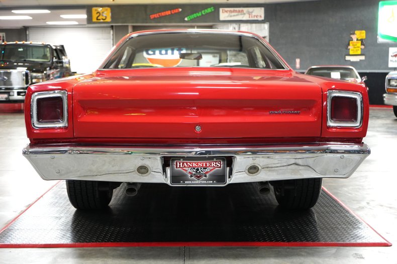 Plymouth-Roadrunner-1969-Red-Black-33