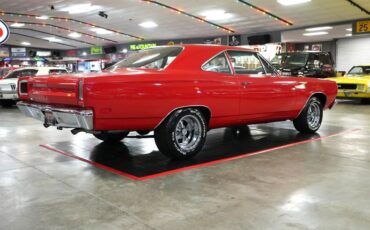 Plymouth-Roadrunner-1969-Red-Black-34