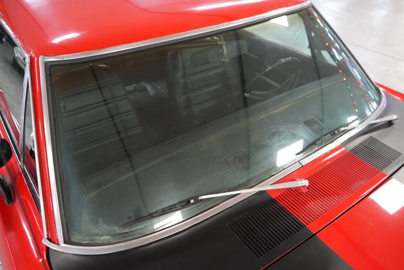 Plymouth-Roadrunner-1969-Red-Black-34
