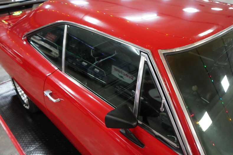 Plymouth-Roadrunner-1969-Red-Black-35