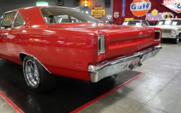 Plymouth-Roadrunner-1969-Red-Black-38