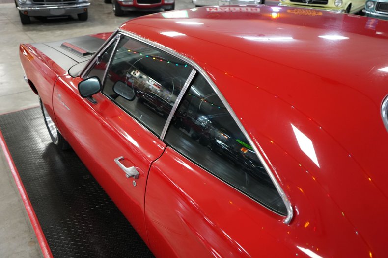 Plymouth-Roadrunner-1969-Red-Black-38