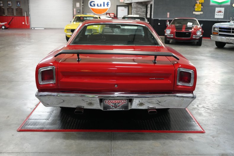 Plymouth-Roadrunner-1969-Red-Black-4