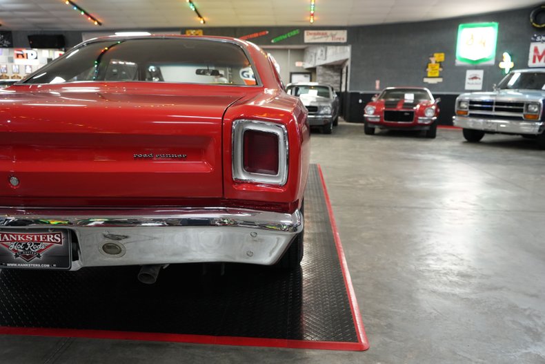 Plymouth-Roadrunner-1969-Red-Black-40