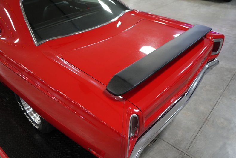 Plymouth-Roadrunner-1969-Red-Black-42