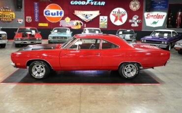Plymouth-Roadrunner-1969-Red-Black-48