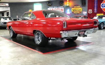Plymouth-Roadrunner-1969-Red-Black-5