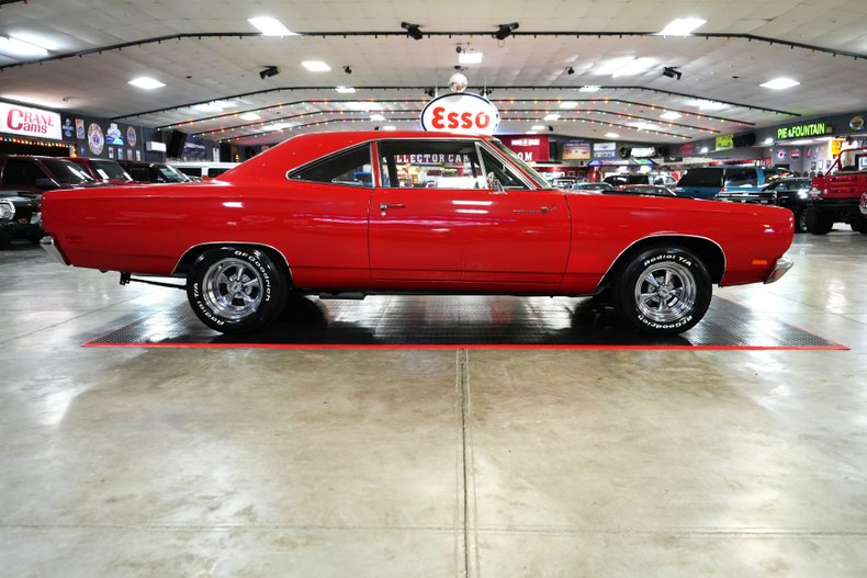 Plymouth-Roadrunner-1969-Red-Black-6