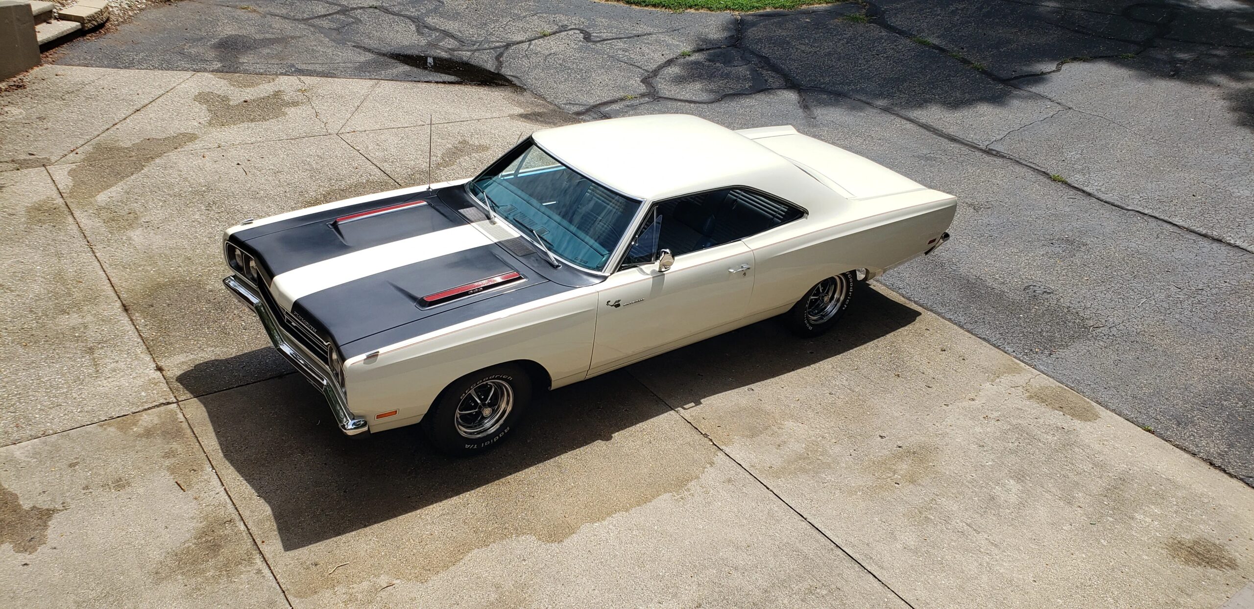 Plymouth-Roadrunner-1969-White-Blue-12