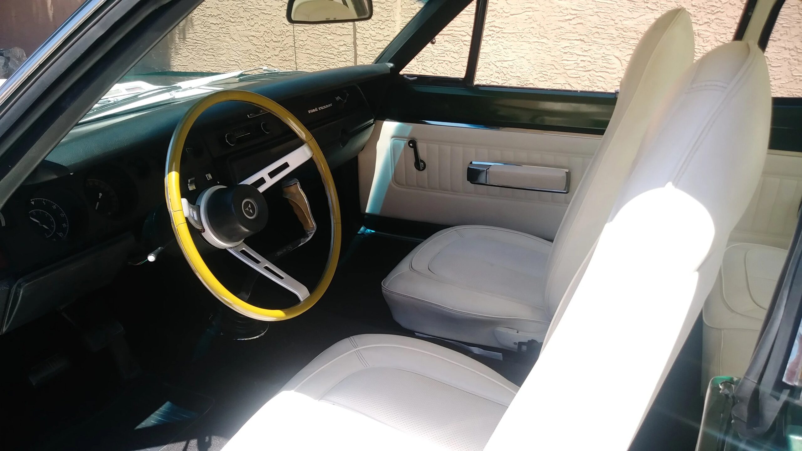 Plymouth-Roadrunner-1970-Green-White-17