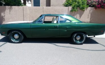 Plymouth-Roadrunner-1970-Green-White
