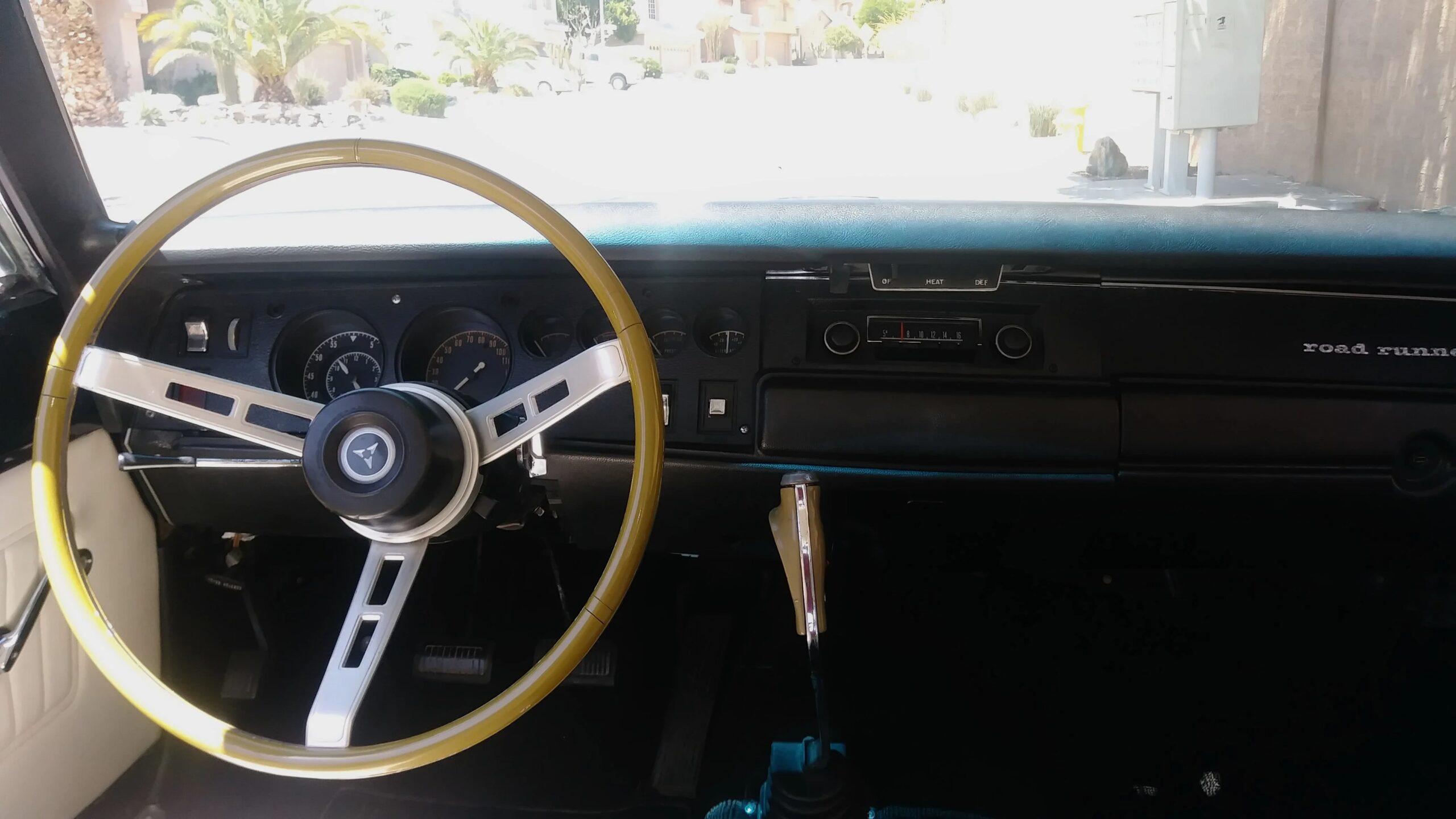 Plymouth-Roadrunner-1970-Green-White-45