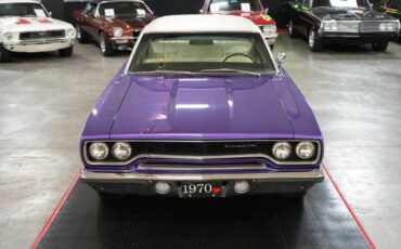 Plymouth-Roadrunner-1970-In-Violet-White-19