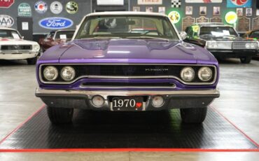Plymouth-Roadrunner-1970-In-Violet-White-26