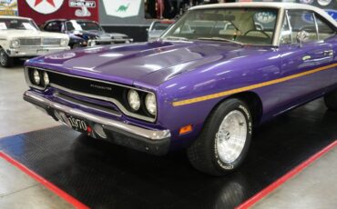 Plymouth-Roadrunner-1970-In-Violet-White-27
