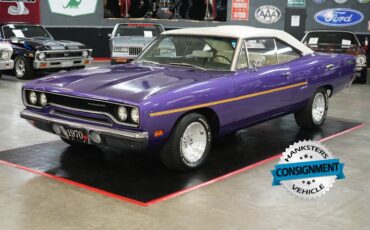 Plymouth-Roadrunner-1970-In-Violet-White-28