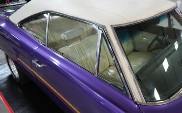 Plymouth-Roadrunner-1970-In-Violet-White-37