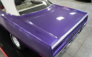 Plymouth-Roadrunner-1970-In-Violet-White-45