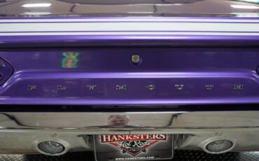 Plymouth-Roadrunner-1970-In-Violet-White-47