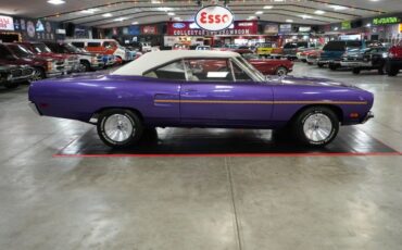 Plymouth-Roadrunner-1970-In-Violet-White-9