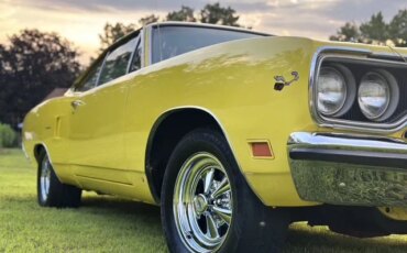 Plymouth-Roadrunner-1970-Yellow-Black-1