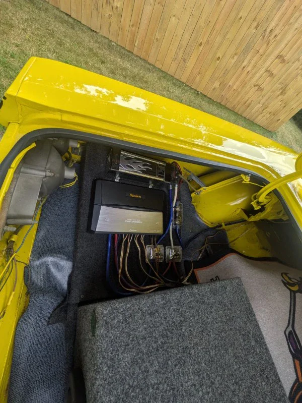 Plymouth-Roadrunner-1970-Yellow-Black-15