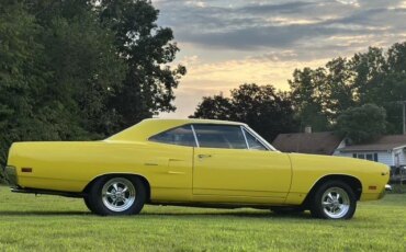 Plymouth-Roadrunner-1970-Yellow-Black-18