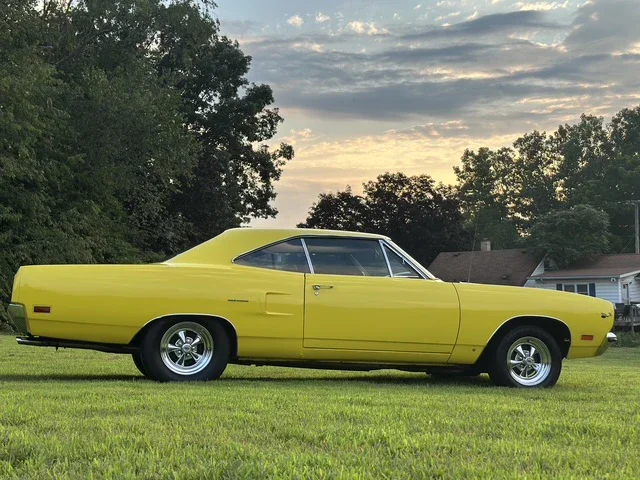 Plymouth-Roadrunner-1970-Yellow-Black-18