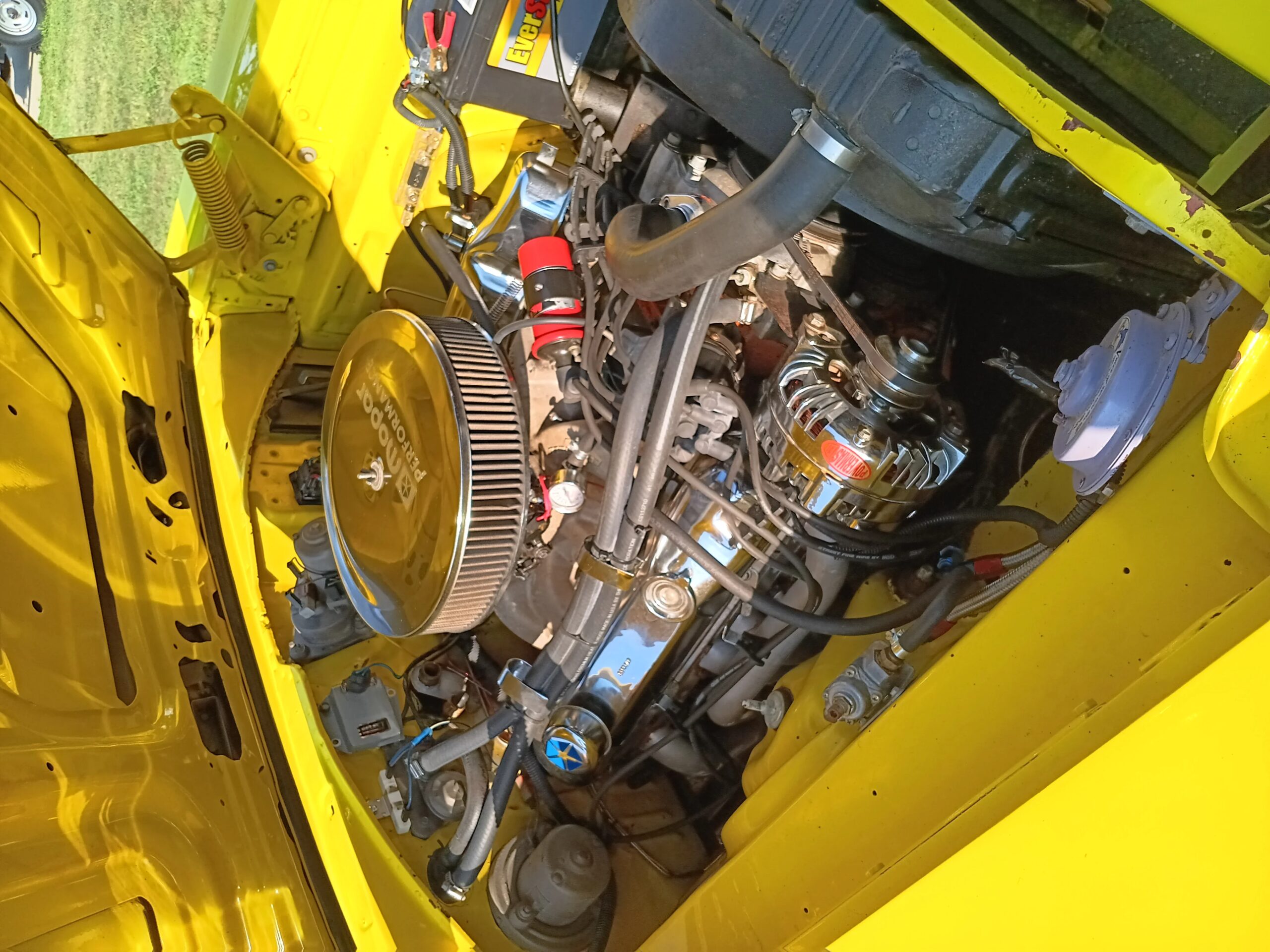 Plymouth-Roadrunner-1970-Yellow-Black-21
