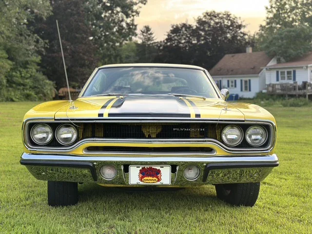 Plymouth-Roadrunner-1970-Yellow-Black-4