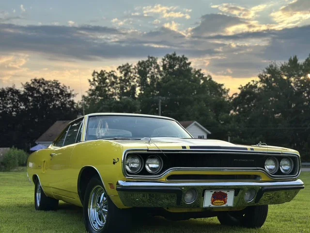 Plymouth-Roadrunner-1970-Yellow-Black-5