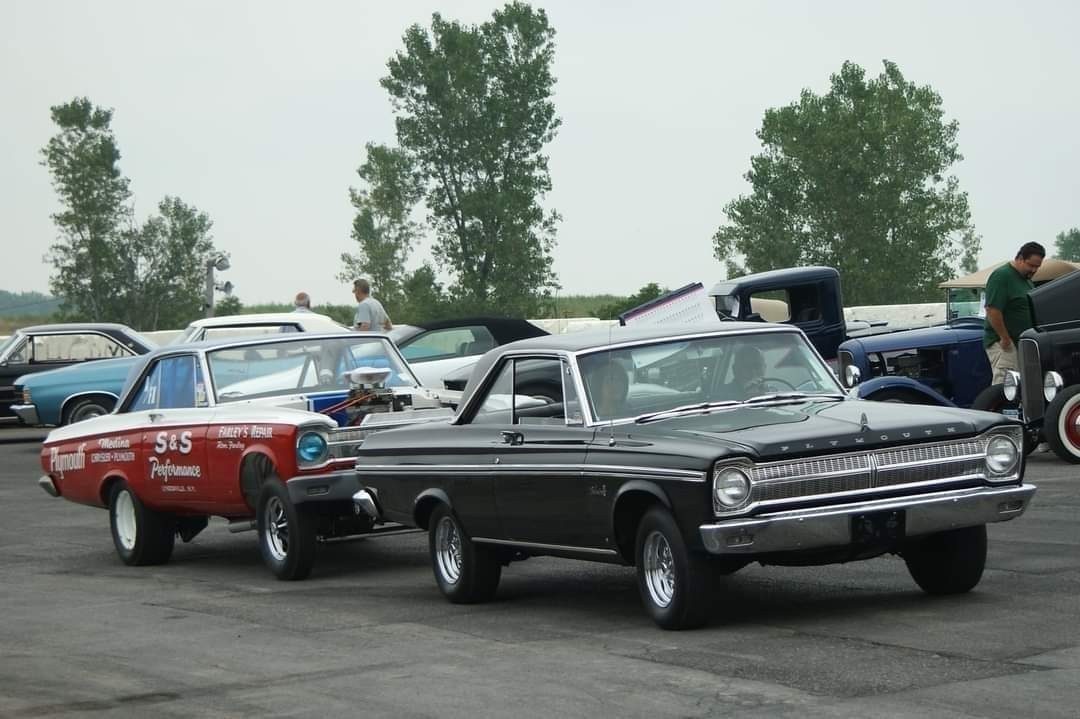 Plymouth-Satellite-1965-14