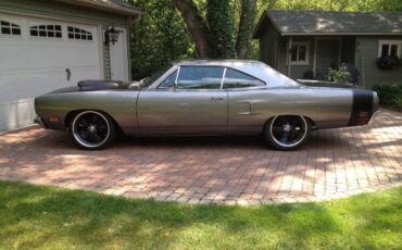 Plymouth-Satellite-1970-Gray-5
