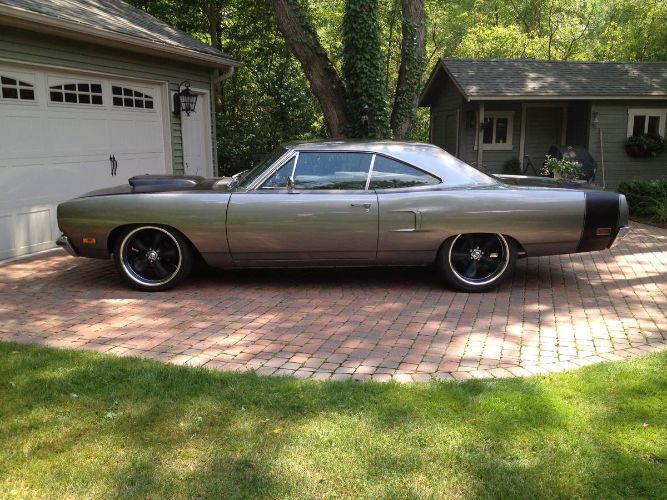 Plymouth-Satellite-1970-Gray-5