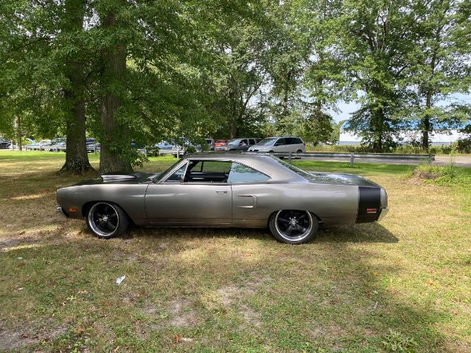 Plymouth-Satellite-1970-Gray-6