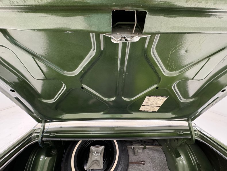 Plymouth-Satellite-1973-Forest-Green-Metalli-Green-22