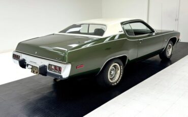 Plymouth-Satellite-1973-Forest-Green-Metalli-Green-3