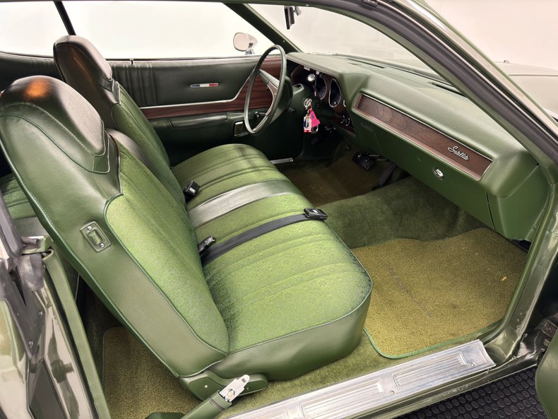 Plymouth-Satellite-1973-Forest-Green-Metalli-Green-32