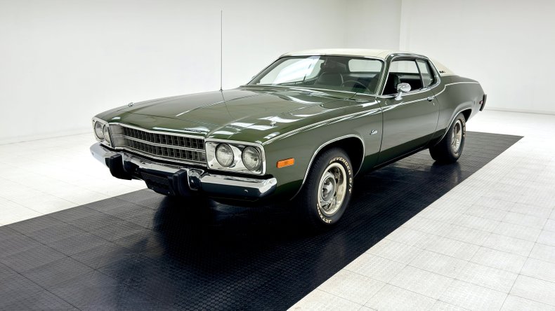 Plymouth-Satellite-1973-Forest-Green-Metalli-Green-33