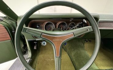 Plymouth-Satellite-1973-Forest-Green-Metalli-Green-35
