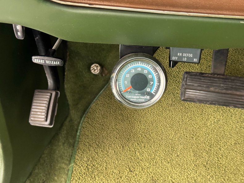 Plymouth-Satellite-1973-Forest-Green-Metalli-Green-37