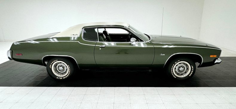 Plymouth-Satellite-1973-Forest-Green-Metalli-Green-4