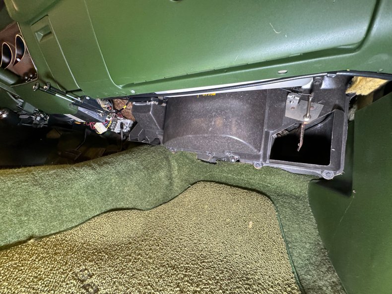 Plymouth-Satellite-1973-Forest-Green-Metalli-Green-42