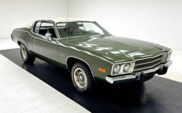 Plymouth-Satellite-1973-Forest-Green-Metalli-Green-5