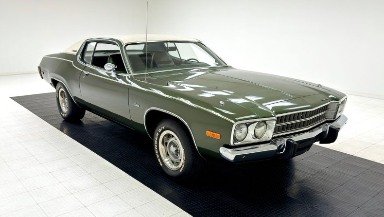 Plymouth-Satellite-1973-Forest-Green-Metalli-Green-5