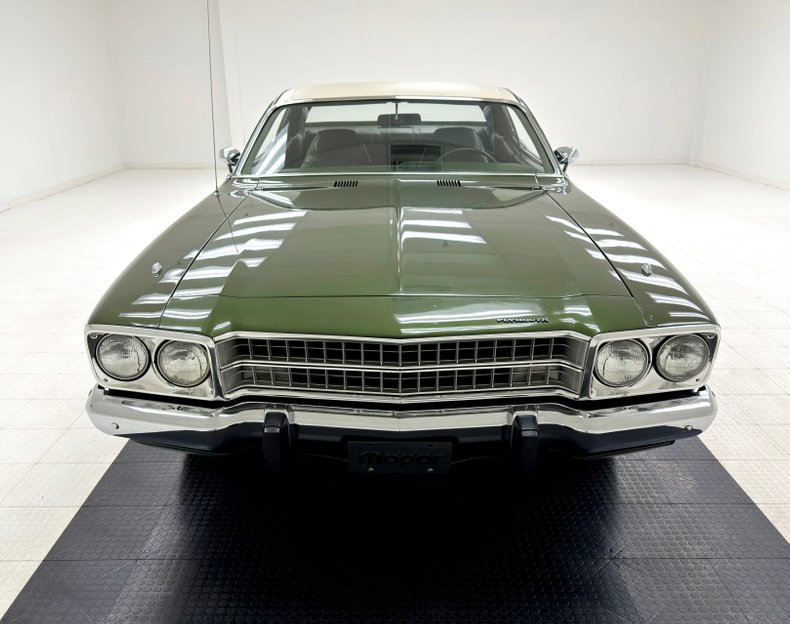 Plymouth-Satellite-1973-Forest-Green-Metalli-Green-6