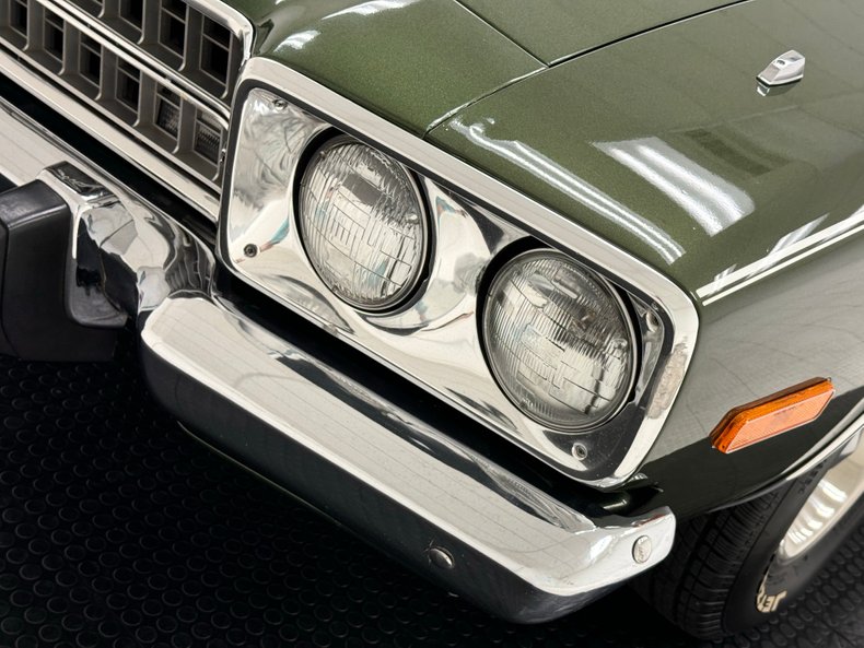 Plymouth-Satellite-1973-Forest-Green-Metalli-Green-8