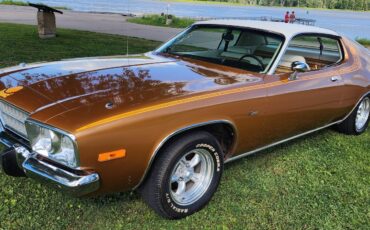 Plymouth-Satellite-1974-2-dr-10