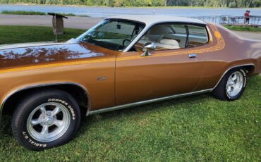 Plymouth-Satellite-1974-2-dr-11